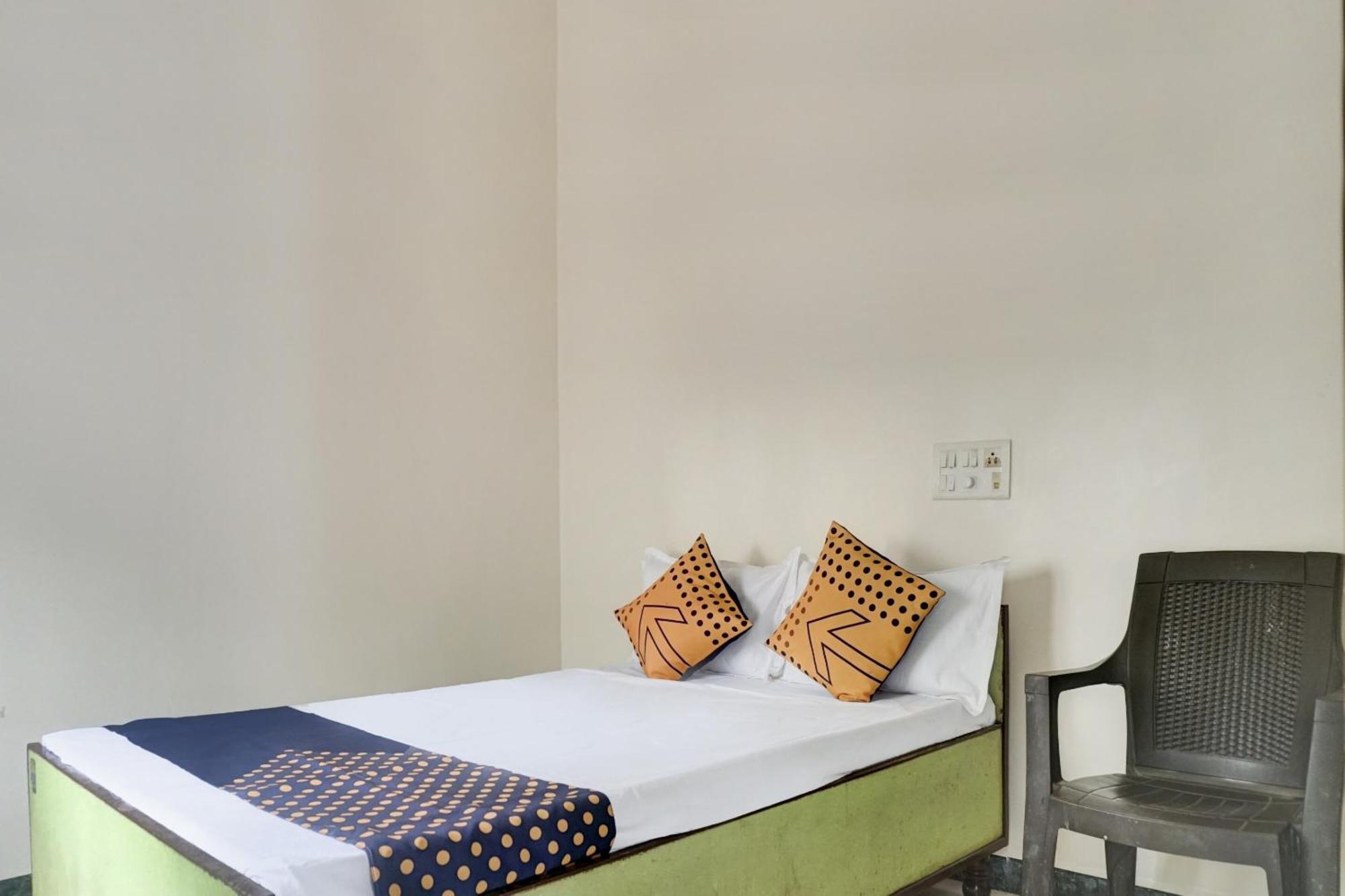 Spot On 74501 Hotel Supriya Garden Vagholi المظهر الخارجي الصورة