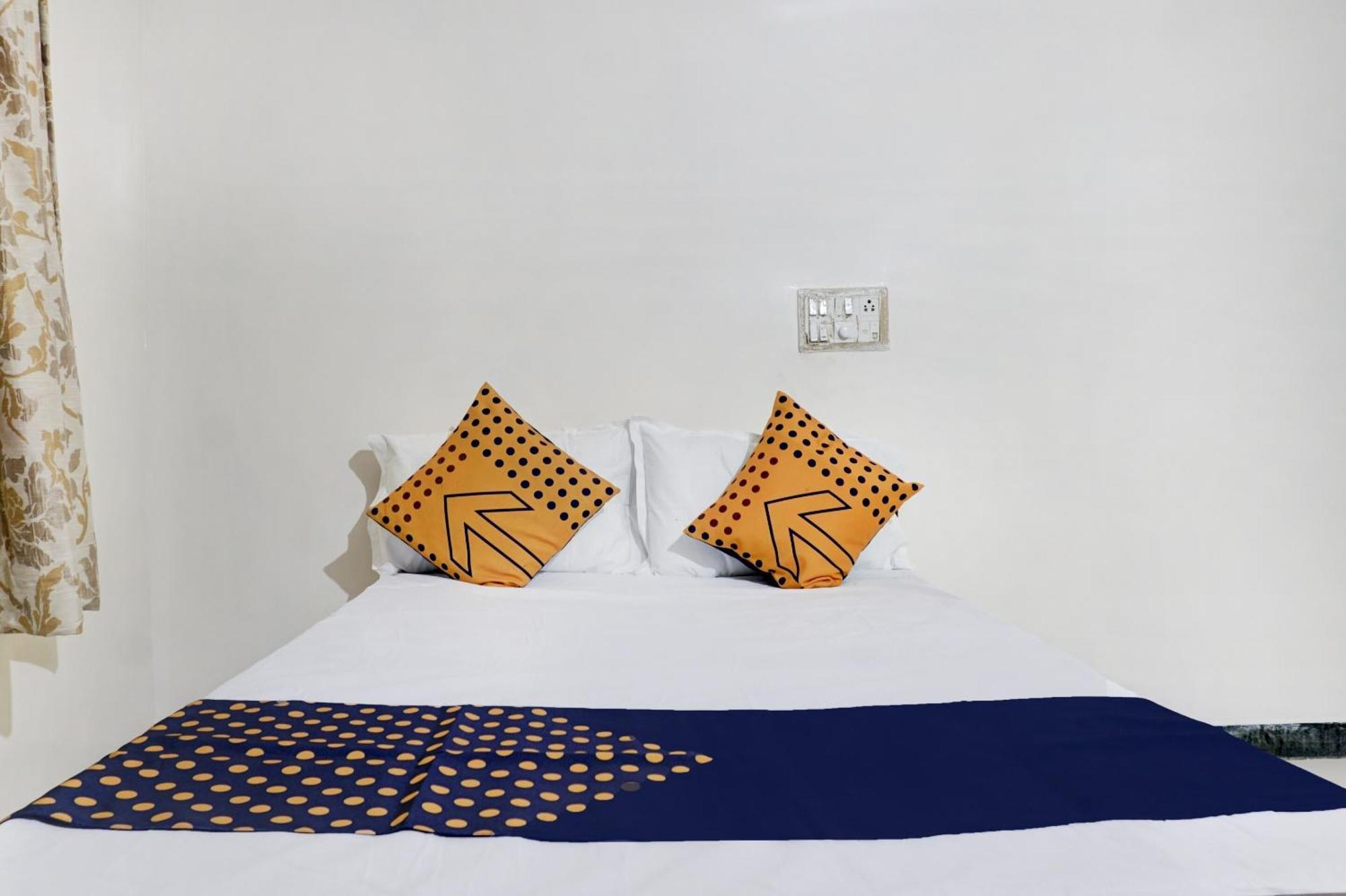 Spot On 74501 Hotel Supriya Garden Vagholi المظهر الخارجي الصورة